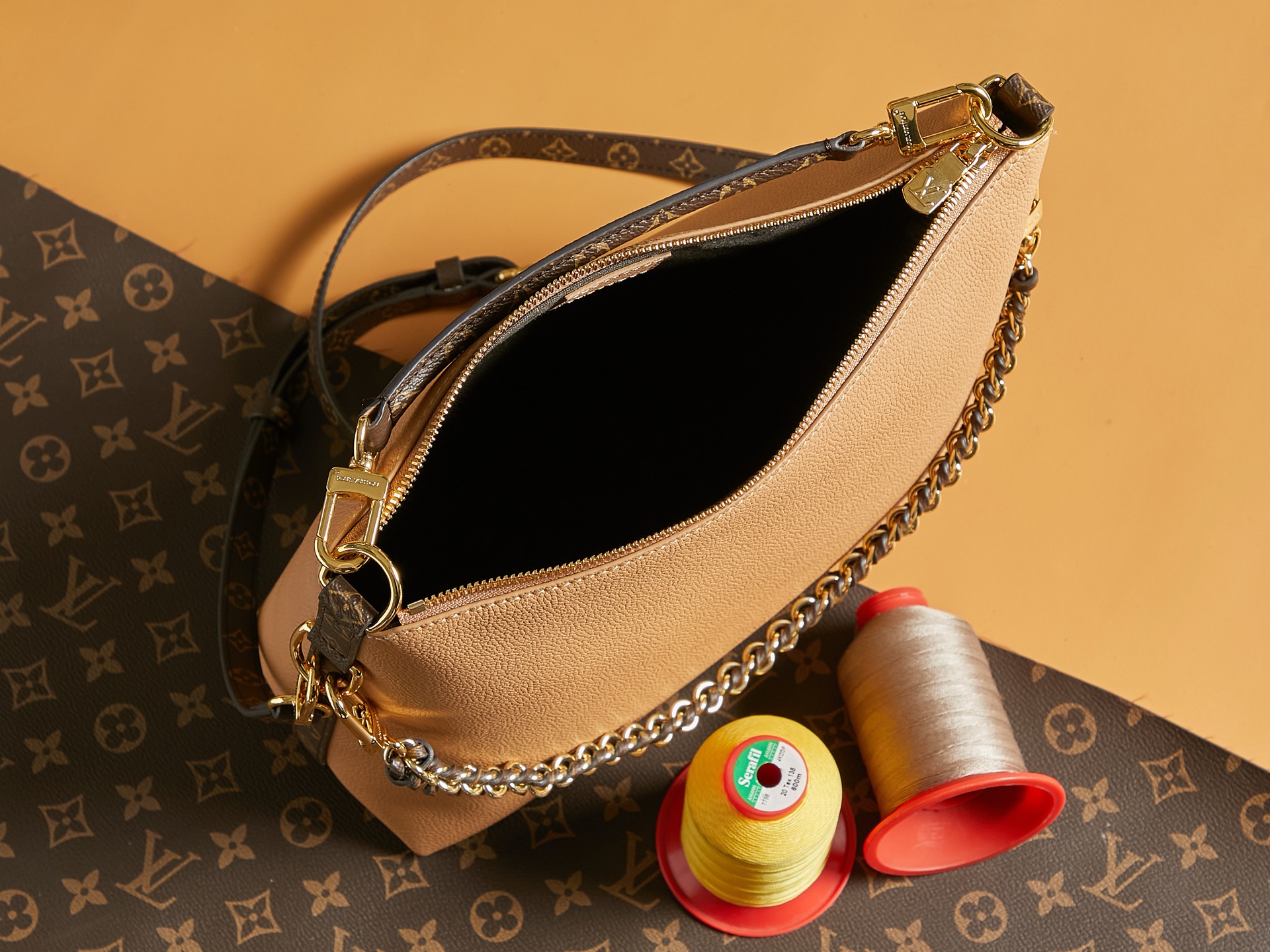 【頂級原單包LV手袋 獨家實拍 動態163c】M28029的图片-高仿LV包包、高仿lv女包