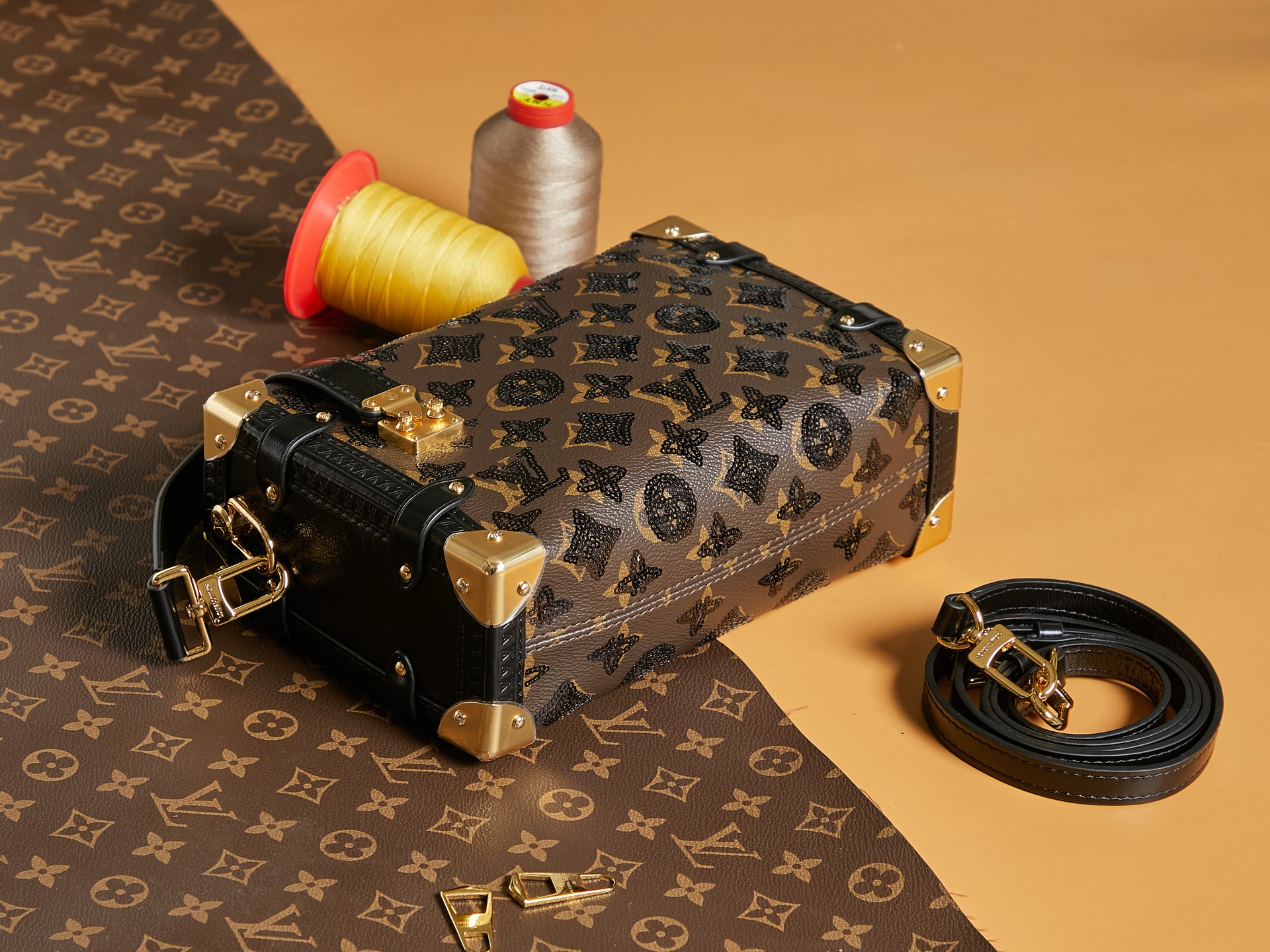 頂級原單包M27036 「LV SKI」系列尺寸:5 x 16 x 8.5厘米的图片-高仿LV包包、高仿lv女包 頂級原單包M27036 「LV SKI」系列尺寸:5 x 16 x 8.5厘米的图片-高仿LV包包、高仿lv女包