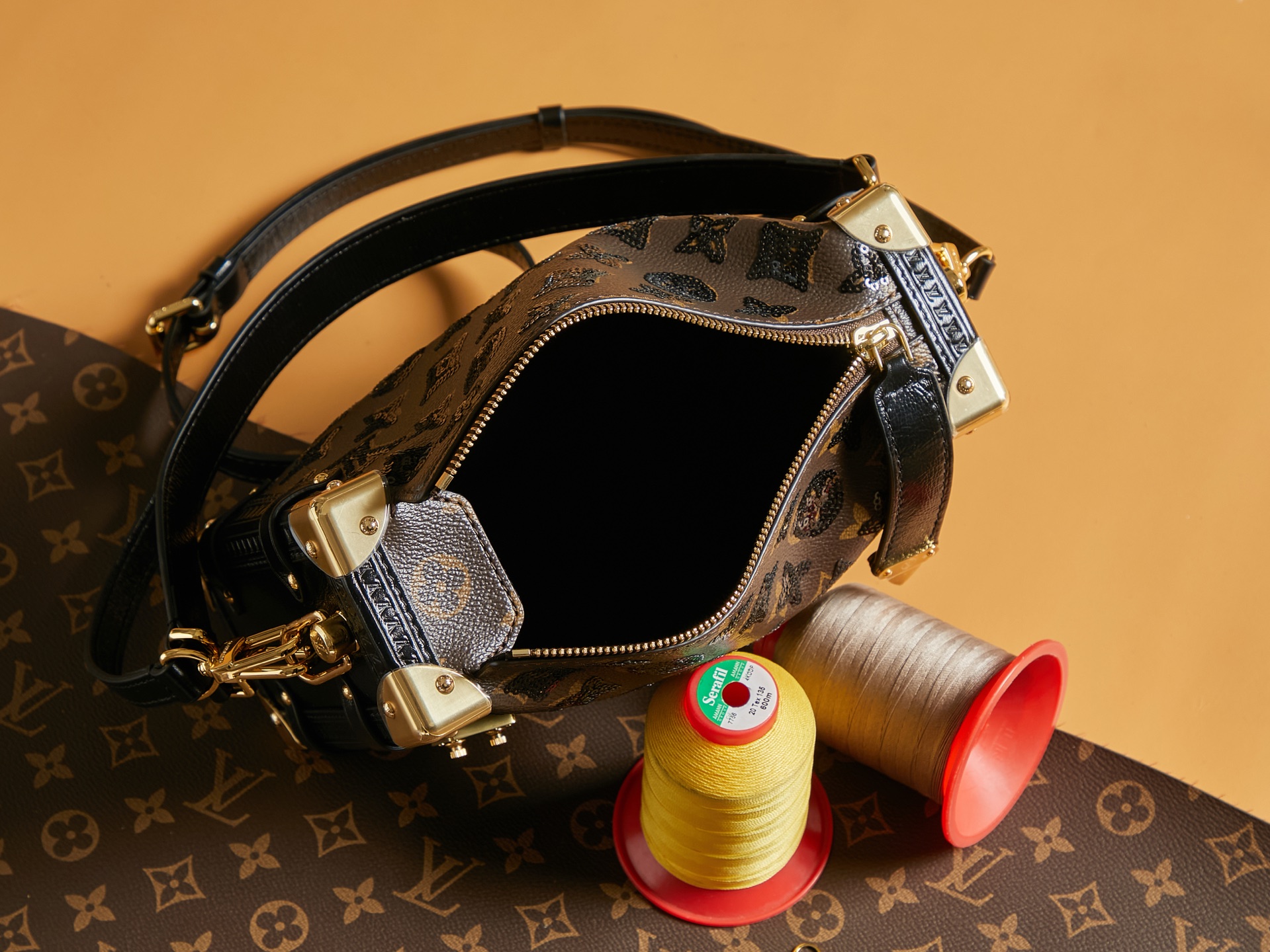 頂級原單包M27036 「LV SKI」系列尺寸:5 x 16 x 8.5厘米的图片-高仿LV包包、高仿lv女包 頂級原單包M27036 「LV SKI」系列尺寸:5 x 16 x 8.5厘米的图片-高仿LV包包、高仿lv女包