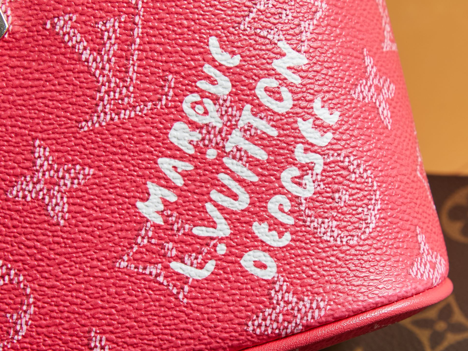 【頂級LV原單包 獨家實拍 動態163C】M26889玫紅尺寸:20-13.5-12的图片-高仿LV包包、高仿lv女包 【頂級LV原單包 獨家實拍 動態163C】M26889玫紅尺寸:20-13.5-12的图片-高仿LV包包、高仿lv女包