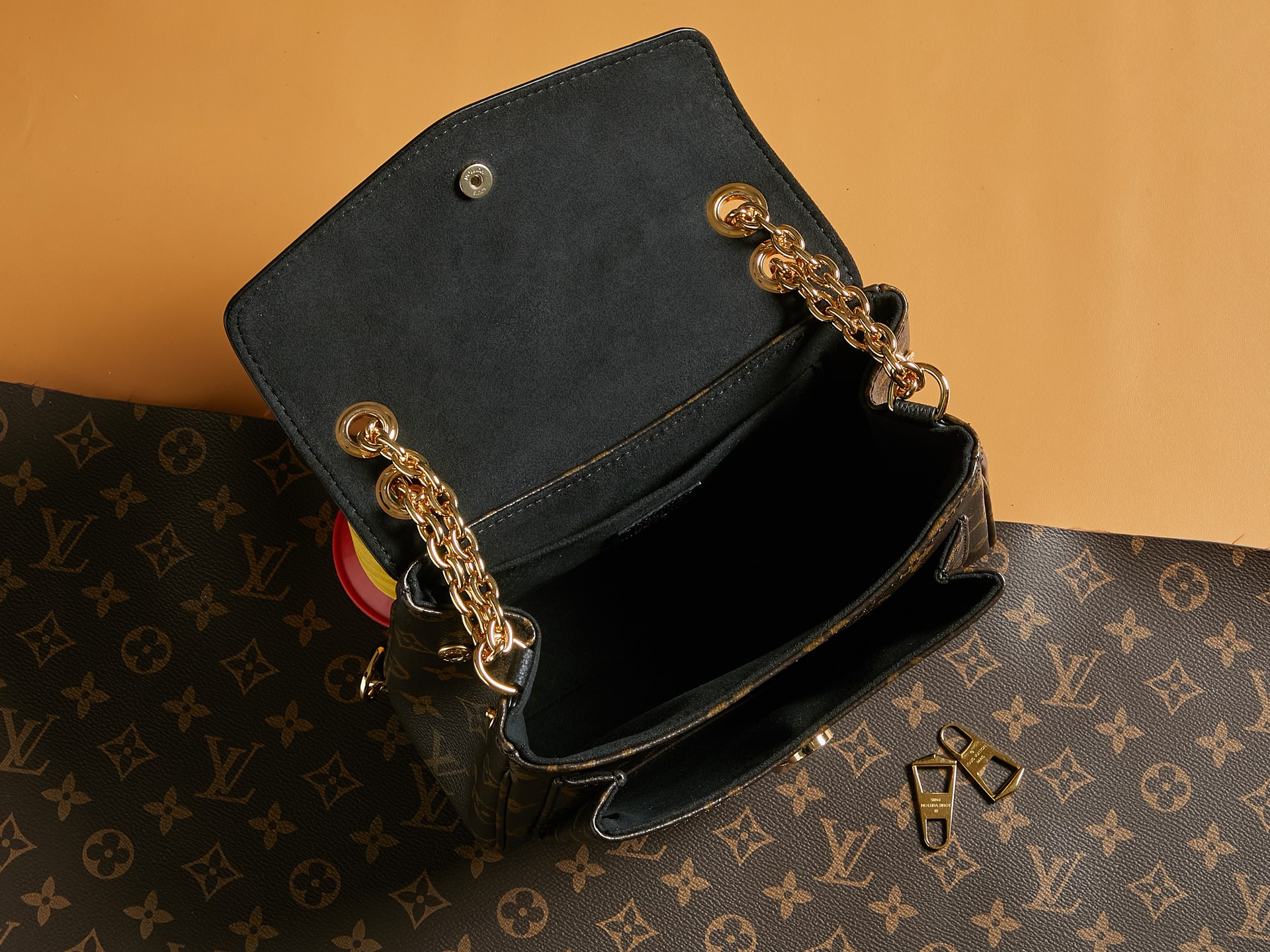 lv頂級原單包聖日耳曼PM包的靈感來自同名的巴黎區型號：M26398小號的图片-高仿LV包包、高仿lv女包