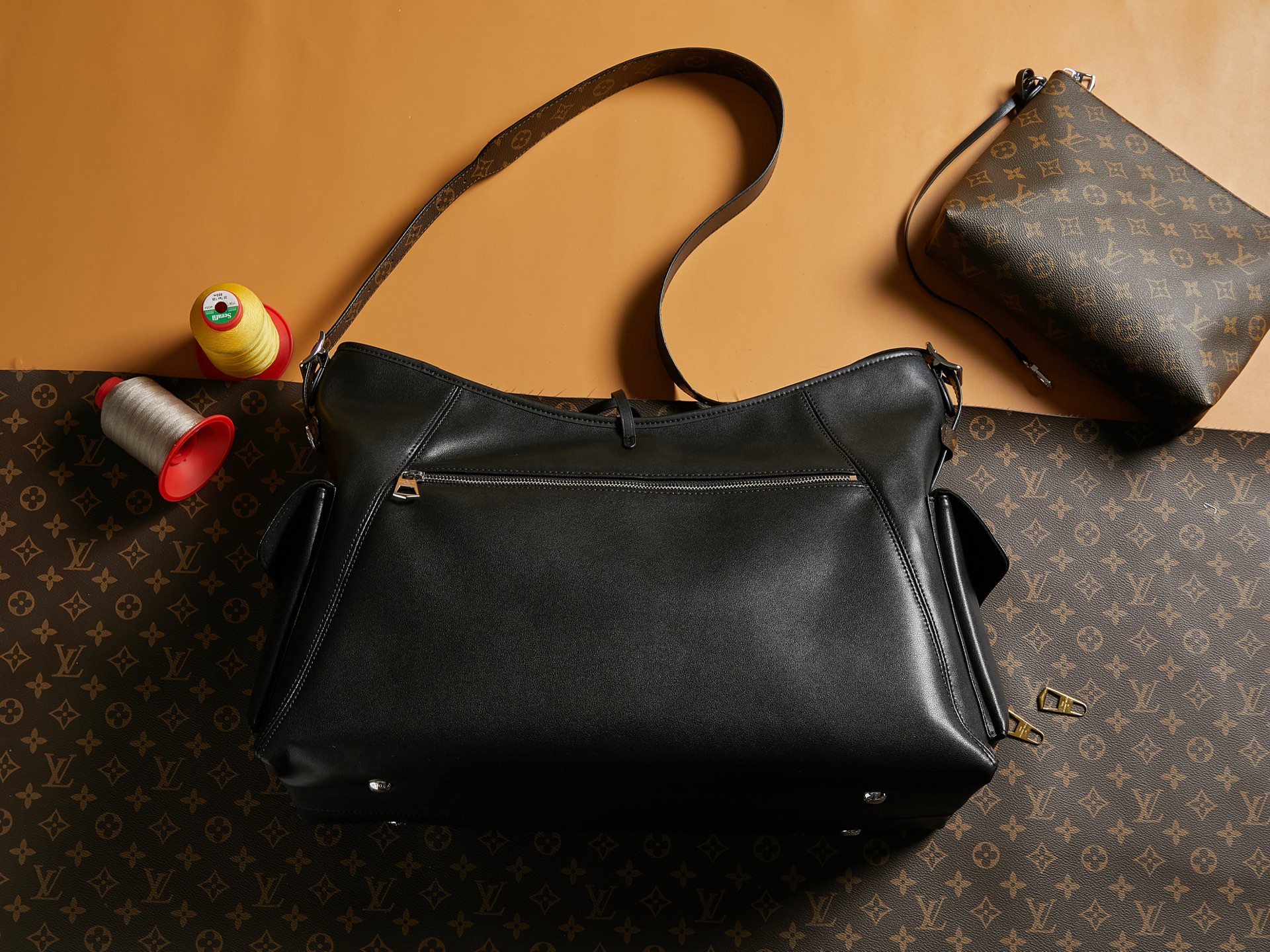 頂級LV原單包加強版Carry All Travel Bag 手袋取材柔軟牛皮革的图片-高仿LV包包、高仿lv女包