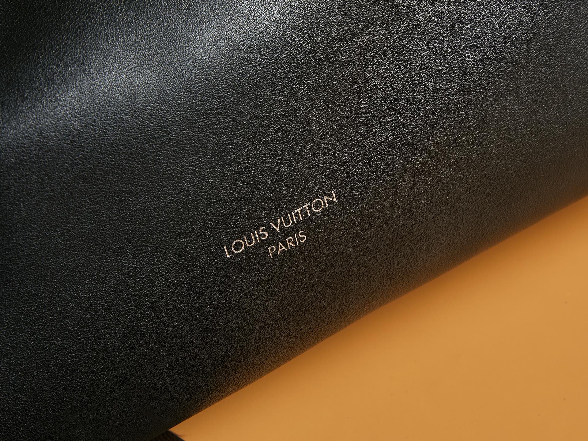 頂級LV原單包加強版Carry All Travel Bag 手袋取材柔軟牛皮革的图片-高仿LV包包、高仿lv女包