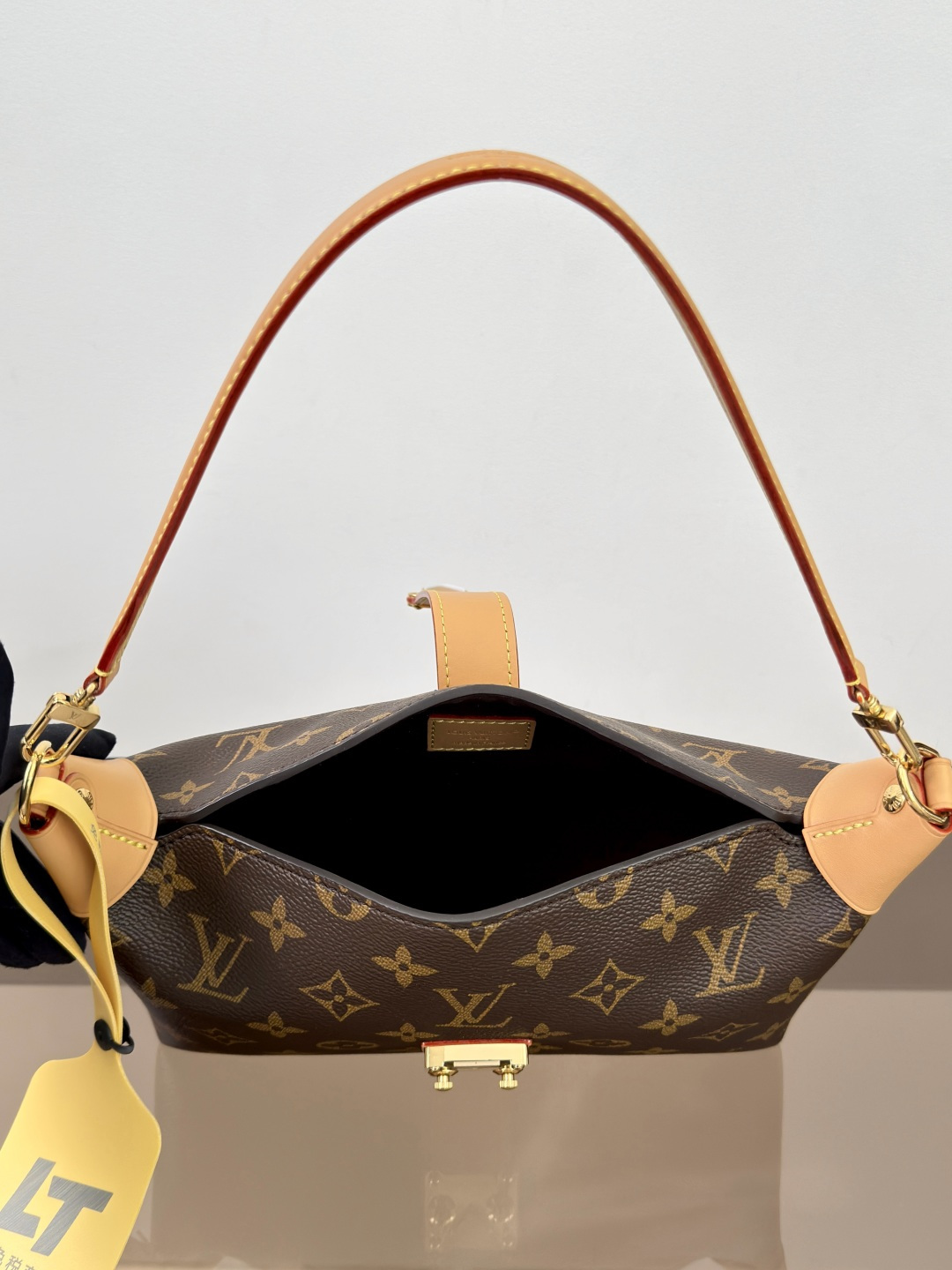 【特級原廠原單包】 Pochette MIa 單肩手袋 型號: M26191 動態芯片版的图片-高仿LV包包、高仿lv女包