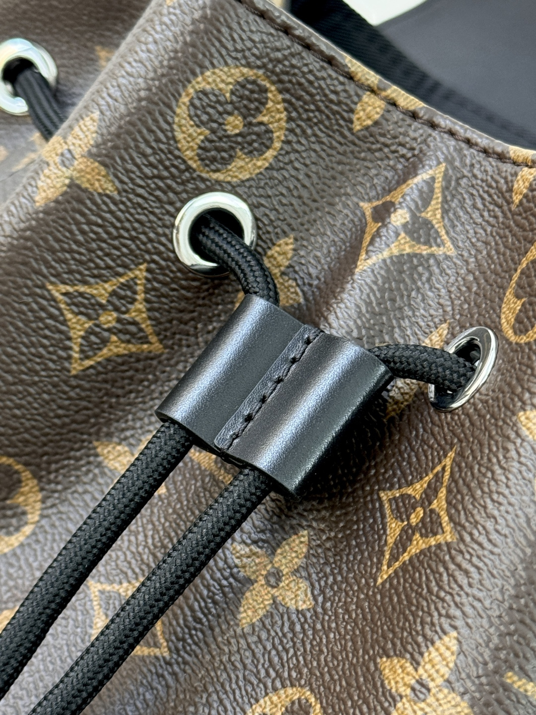 【特級原廠LV高仿包包】 Christopher 中號雙肩包 型號: M43735老花 動態芯片版的图片-高仿LV包包、高仿lv女包