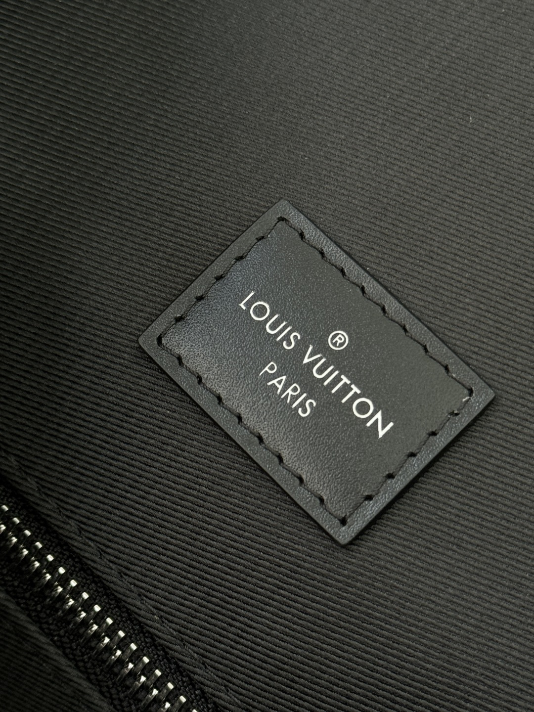 【特級原廠LV高仿包包】 Christopher 中號雙肩包 型號: M43735老花 動態芯片版的图片-高仿LV包包、高仿lv女包