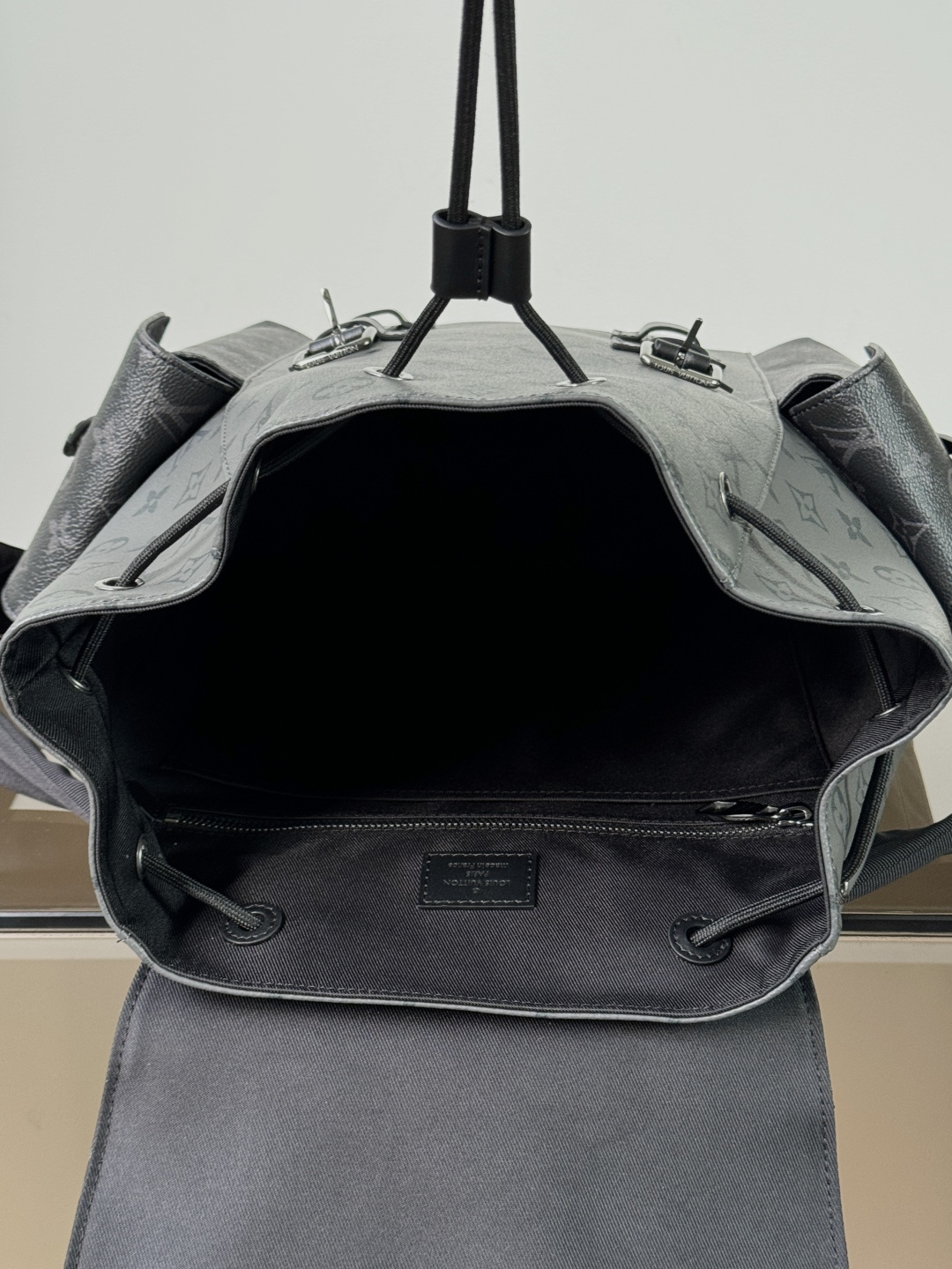 LV原單包中號雙肩包 型號: M45419雙拼花 動態芯片版的图片-高仿LV包包、高仿lv女包