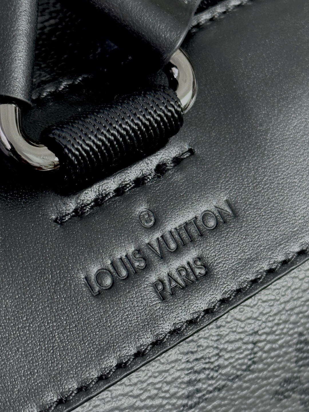 LV原單包中號雙肩包 型號: M45419雙拼花 動態芯片版的图片-高仿LV包包、高仿lv女包