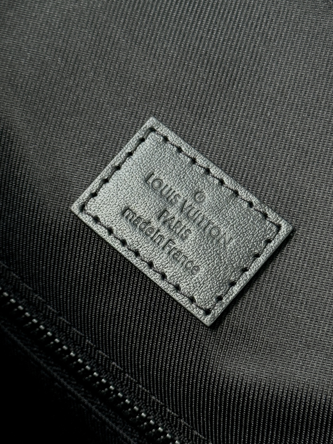 LV原單包中號雙肩包 型號: M45419雙拼花 動態芯片版的图片-高仿LV包包、高仿lv女包