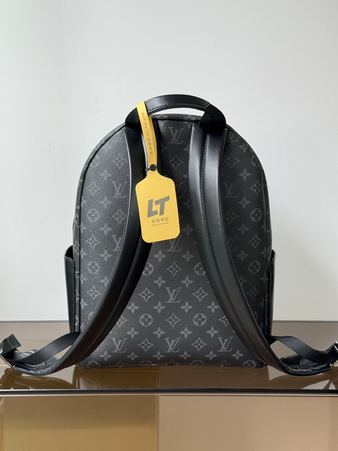 LV雙肩包頂級原單包品質型號: M22558黑花 動態芯片版的图片-高仿LV包包、高仿lv女包