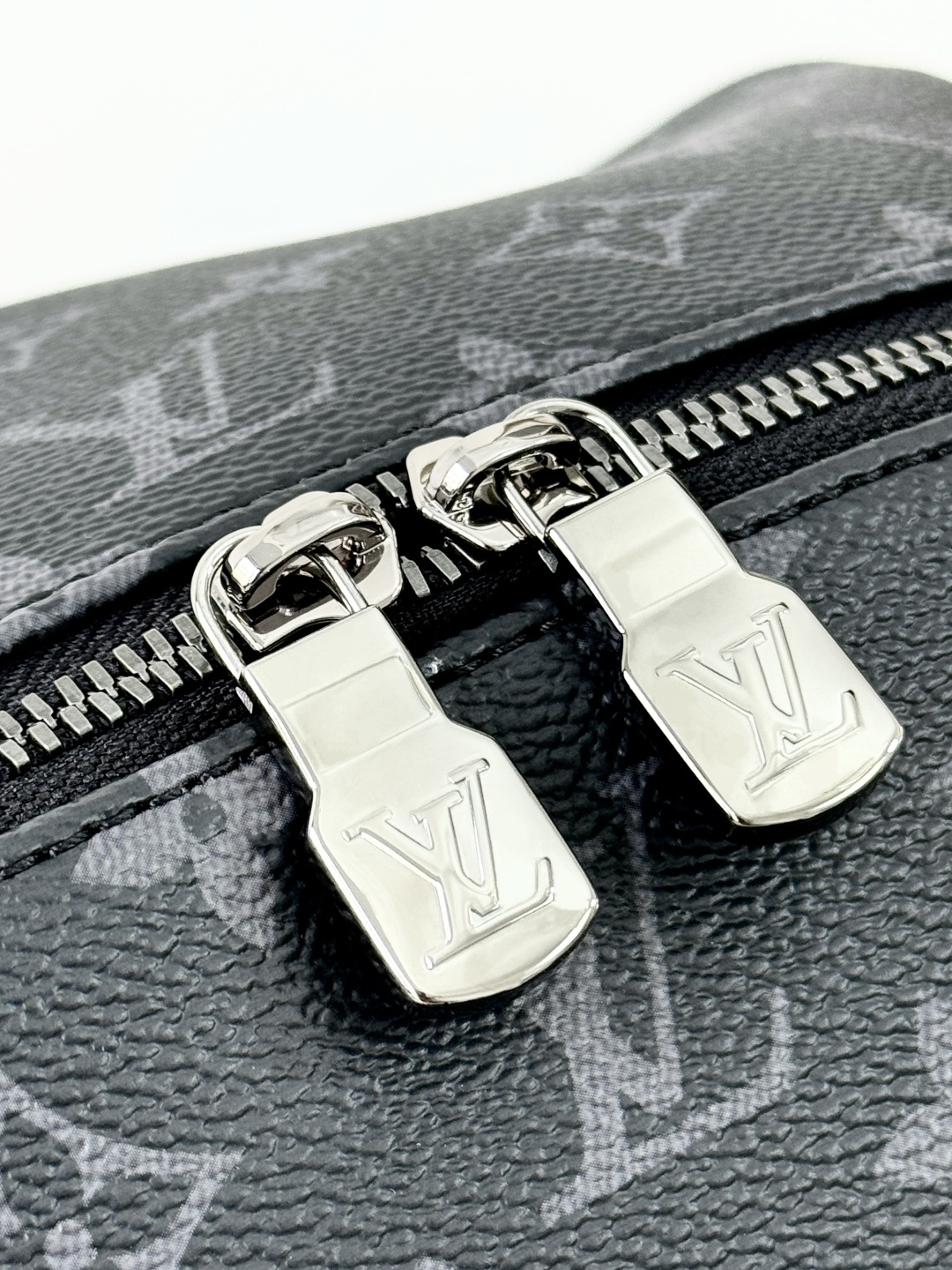 【特級LV原廠包】 Discovery 高仿雙肩包 型號: M43186 動態芯片版的图片-高仿LV包包、高仿lv女包