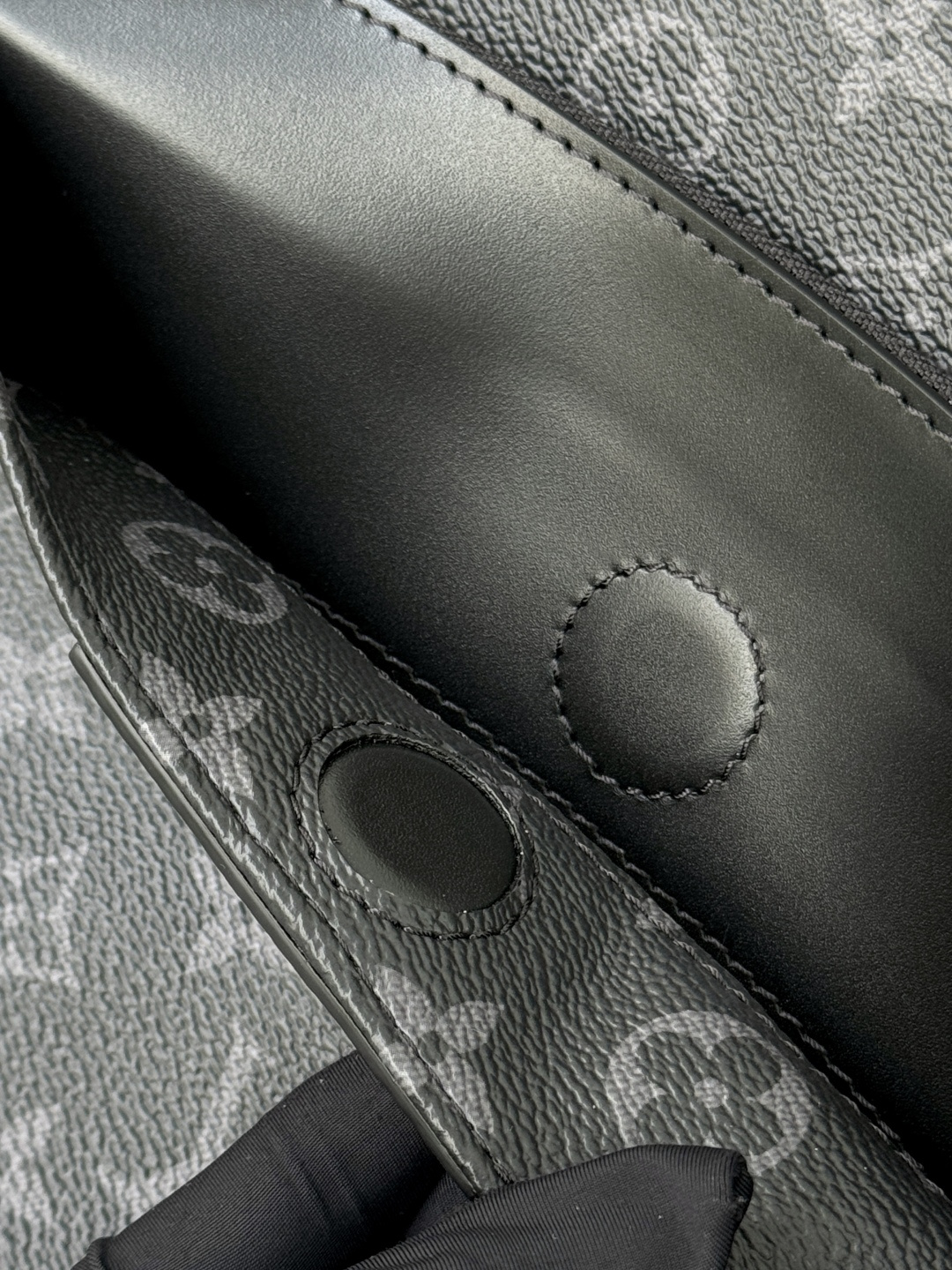 【特級LV原廠包】 Discovery 高仿雙肩包 型號: M43186 動態芯片版的图片-高仿LV包包、高仿lv女包