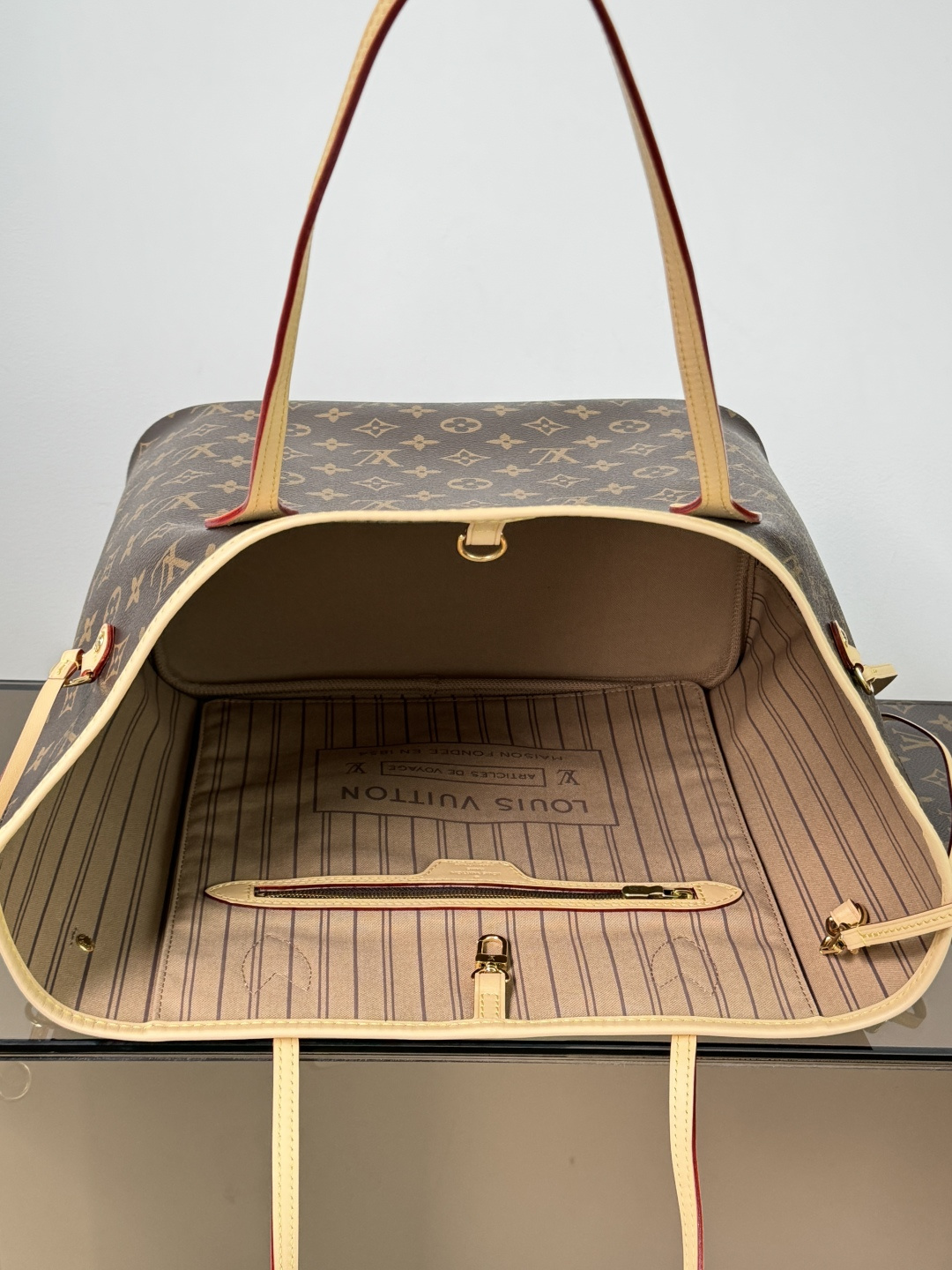 【特級原廠LV高仿包】 Never full 中號手袋 型號: M46975老花 動態芯片版的图片-高仿LV包包、高仿lv女包