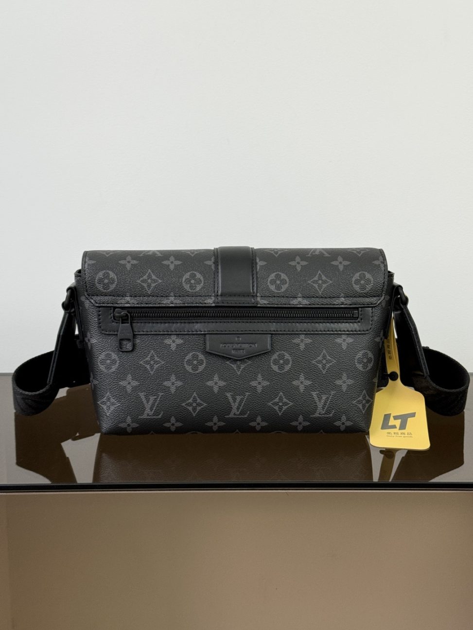 【特級原廠LV原單包】 S-Cape 郵差包 型號: M46794黑花 動態芯片版