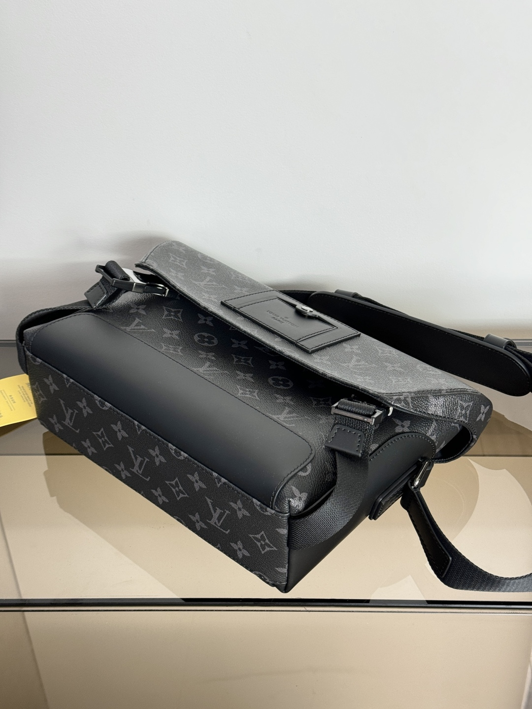 特級原廠LV小號郵差包 型號: M40511黑花 動態芯片版原單包包的图片-高仿LV包包、高仿lv女包