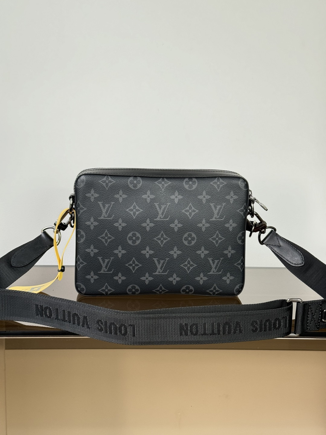 【LV特級原廠包包】 TRIO 郵差包 型號: M69443 動態芯片版 進口原廠面料的图片-高仿LV包包、高仿lv女包