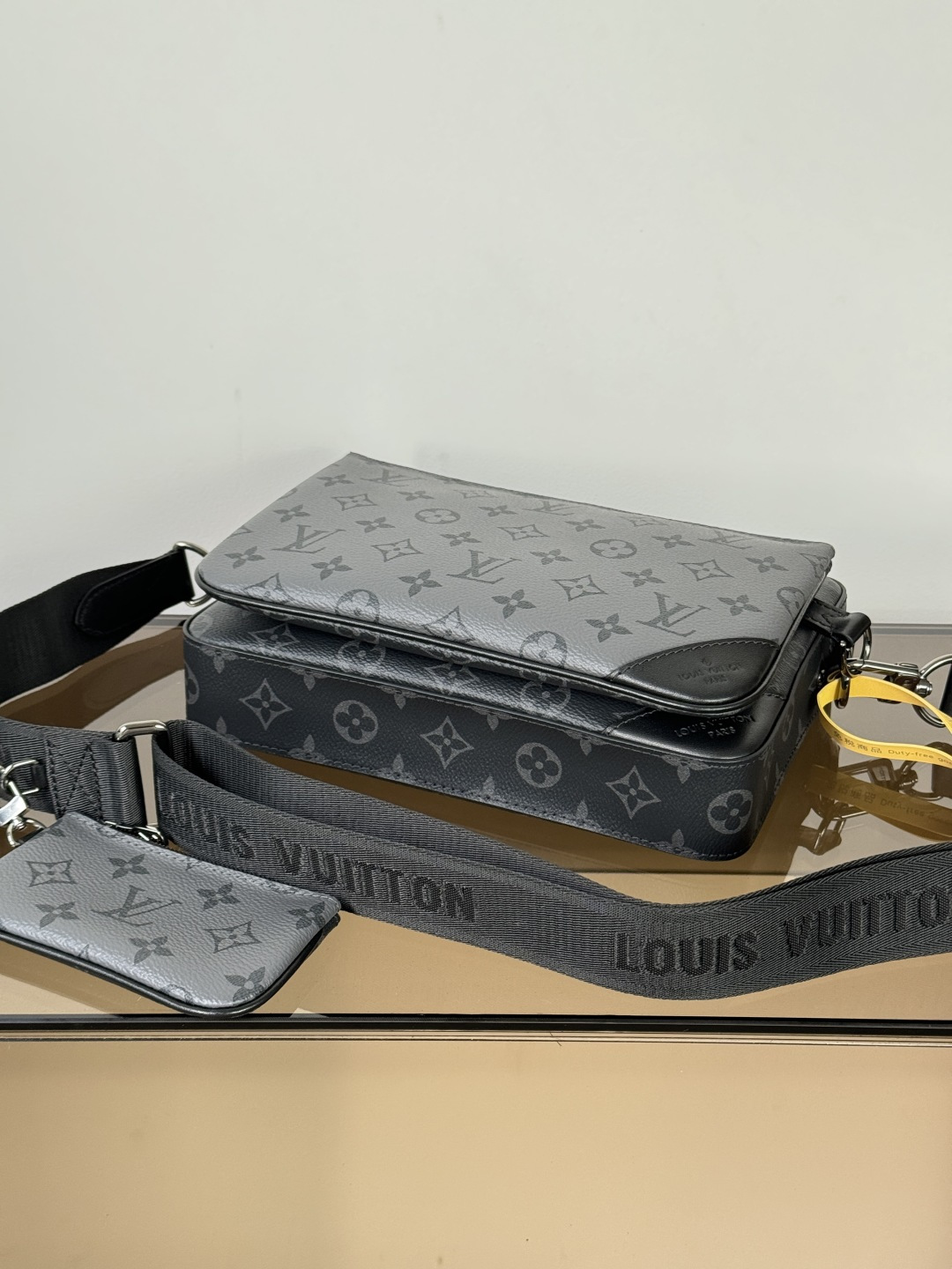 【LV特級原廠包包】 TRIO 郵差包 型號: M69443 動態芯片版 進口原廠面料的图片-高仿LV包包、高仿lv女包