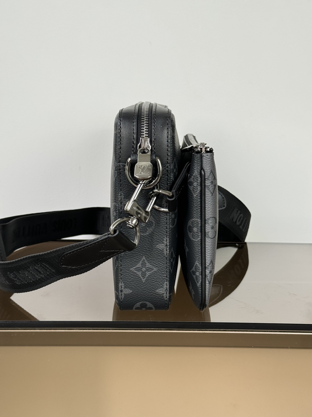 【LV特級原廠包包】 TRIO 郵差包 型號: M69443 動態芯片版 進口原廠面料的图片-高仿LV包包、高仿lv女包