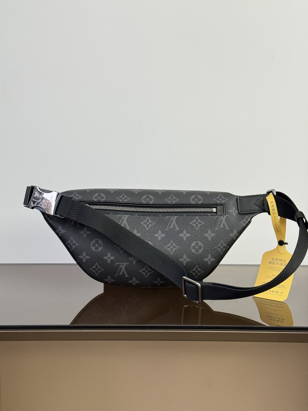 LV原單包包 Discovery 腰包 黑花 動態芯片版 A級全鋼五金 進口原廠面料的图片-高仿LV包包、高仿lv女包