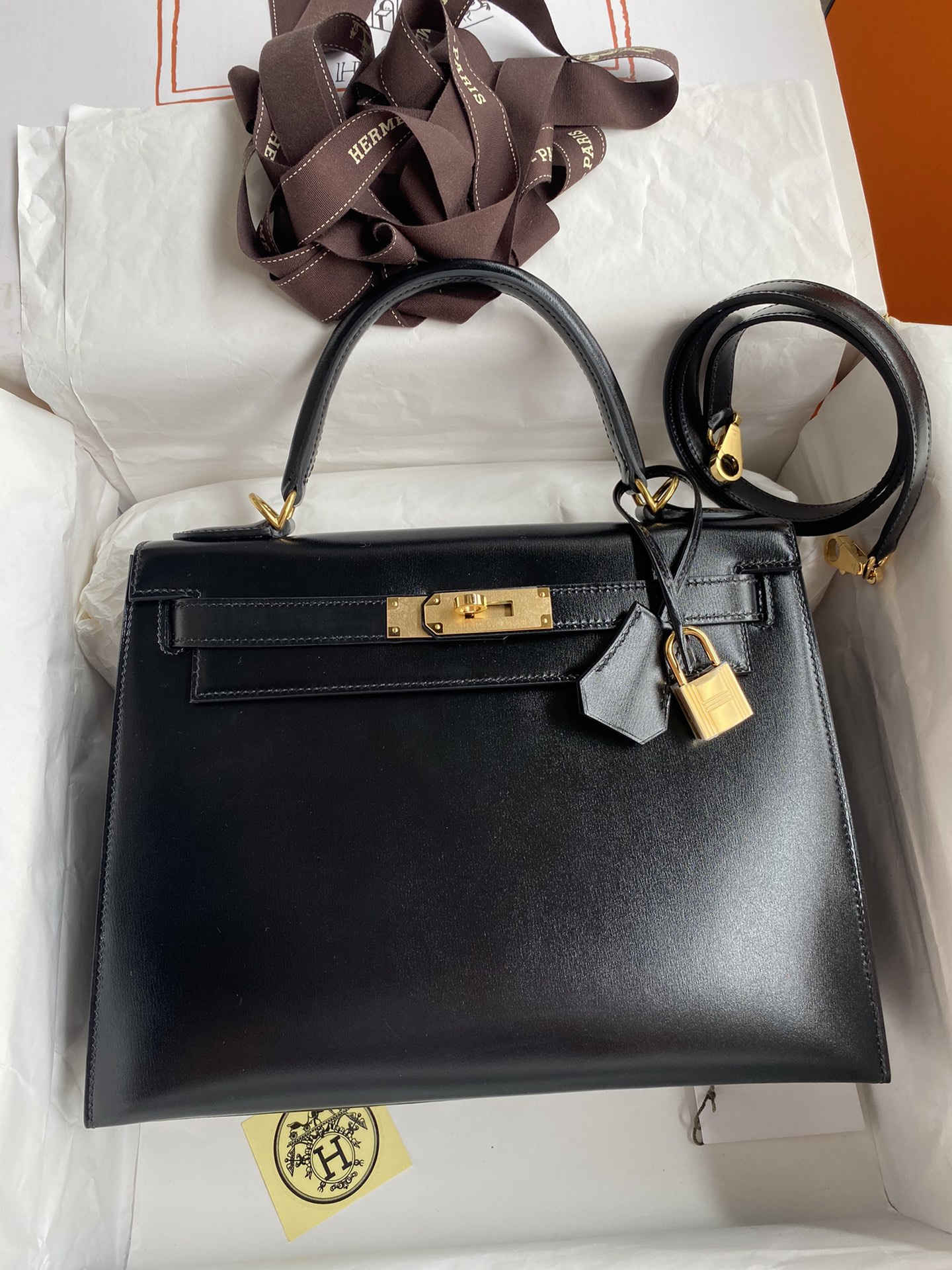 愛馬仕原單包Kelly 凱莉 28cm 原廠進口亮面Box皮【黑色】金扣 專櫃同步的图片-高仿愛馬仕包包Hermes、高仿愛馬仕男包Hermes