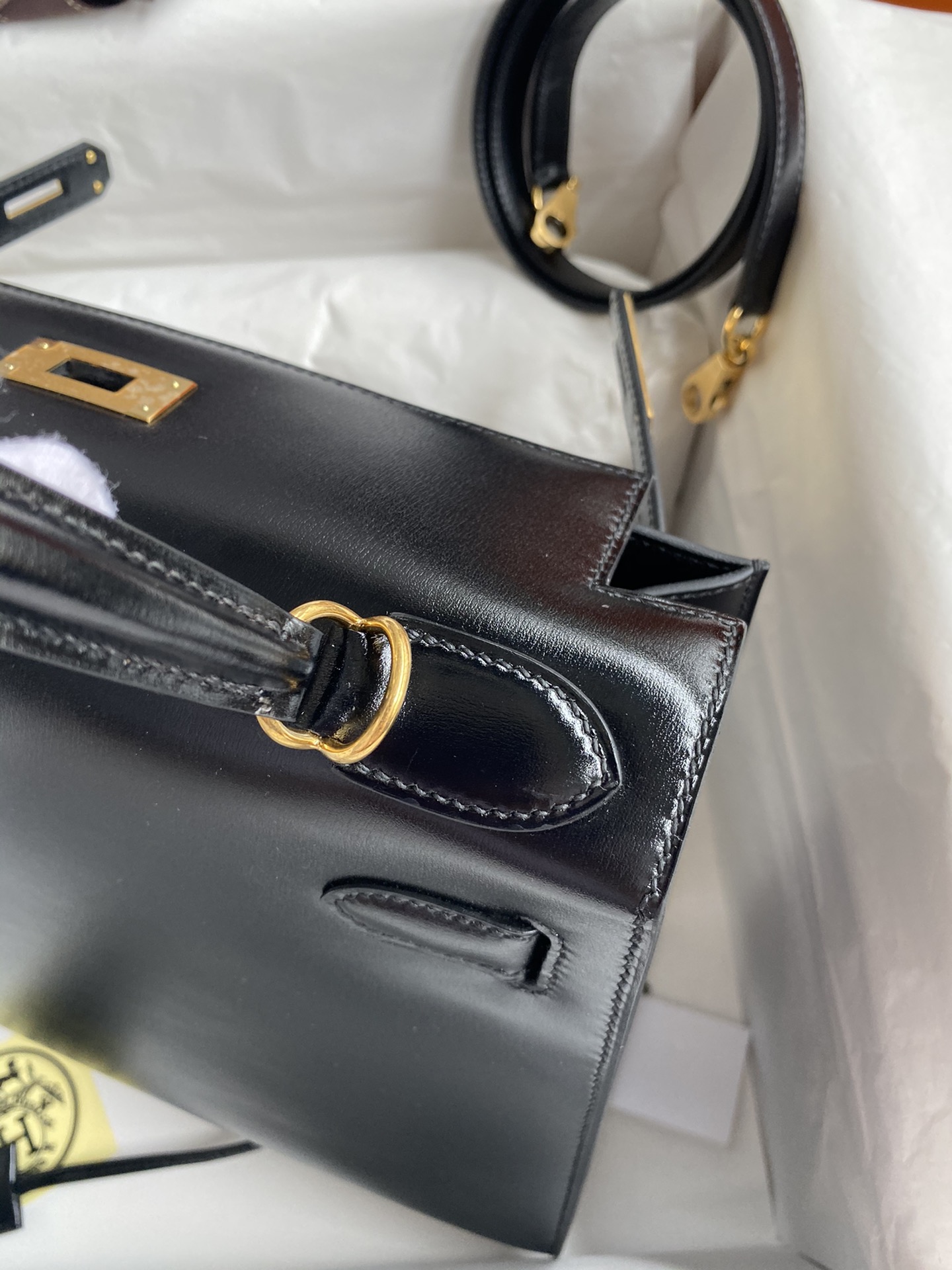 愛馬仕原單包Kelly 凱莉 28cm 原廠進口亮面Box皮【黑色】金扣 專櫃同步的图片-高仿愛馬仕包包Hermes、高仿愛馬仕男包Hermes