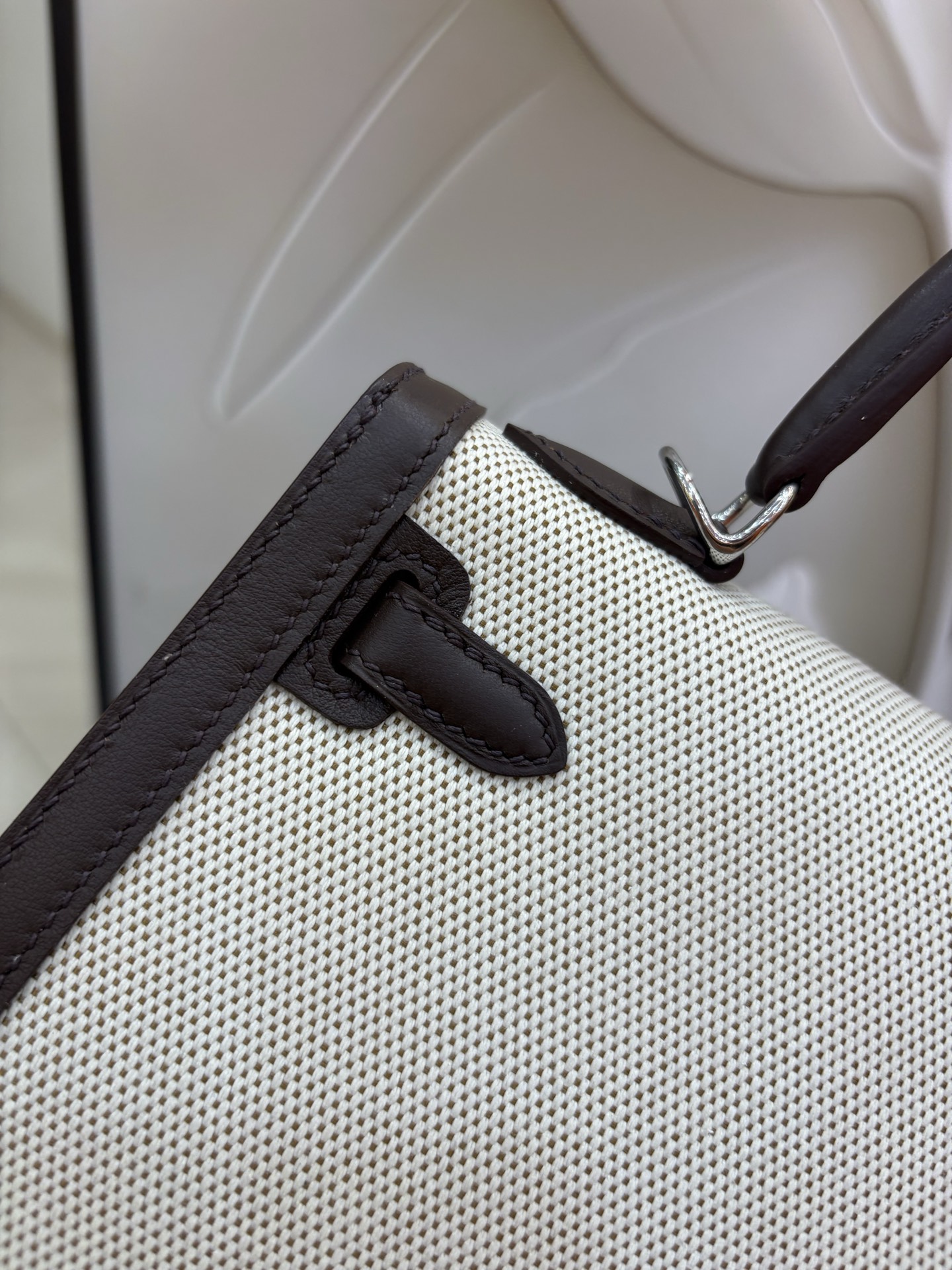 愛馬仕原單包 帆布凱莉包 25cm 原廠進口Swift皮拼帆布【摩卡棕】銀扣 手工釘 專櫃同步的图片-高仿LV包包、高仿lv女包