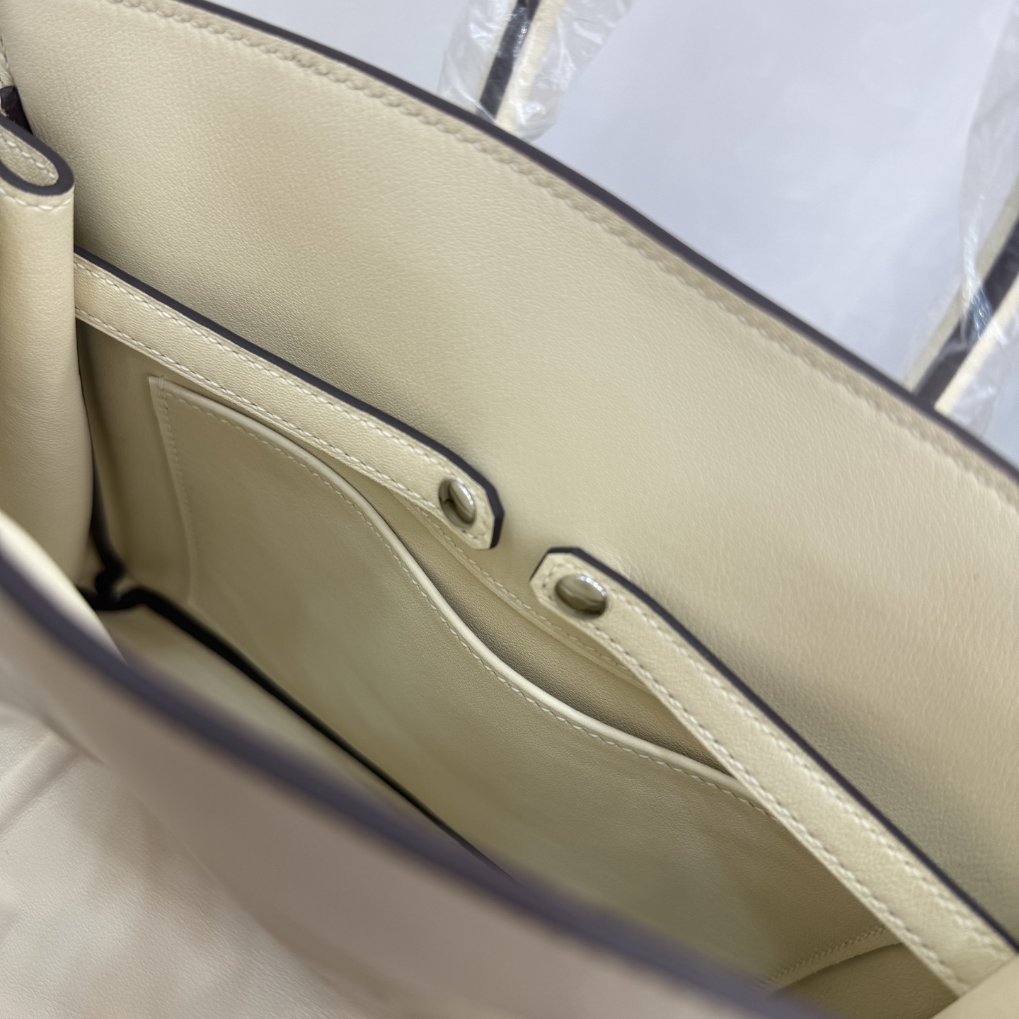 愛馬仕高仿包幻影鉑金包 25cm 原廠進口Swift皮【奶油白】銀扣的图片-高仿愛馬仕包包Hermes、高仿愛馬仕女包Hermes