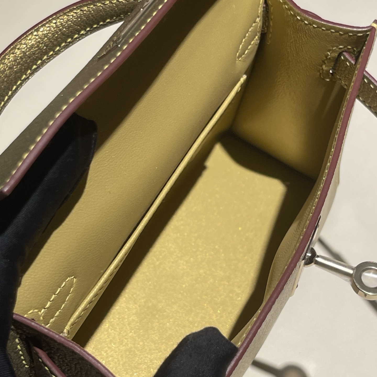 愛馬仕 Kelly 二代 19cm 原廠山羊皮 【鎏金色】淡金扣 手工釘 限量版 頂級高仿包的图片-高仿愛馬仕包包Hermes、高仿愛馬仕女包Hermes