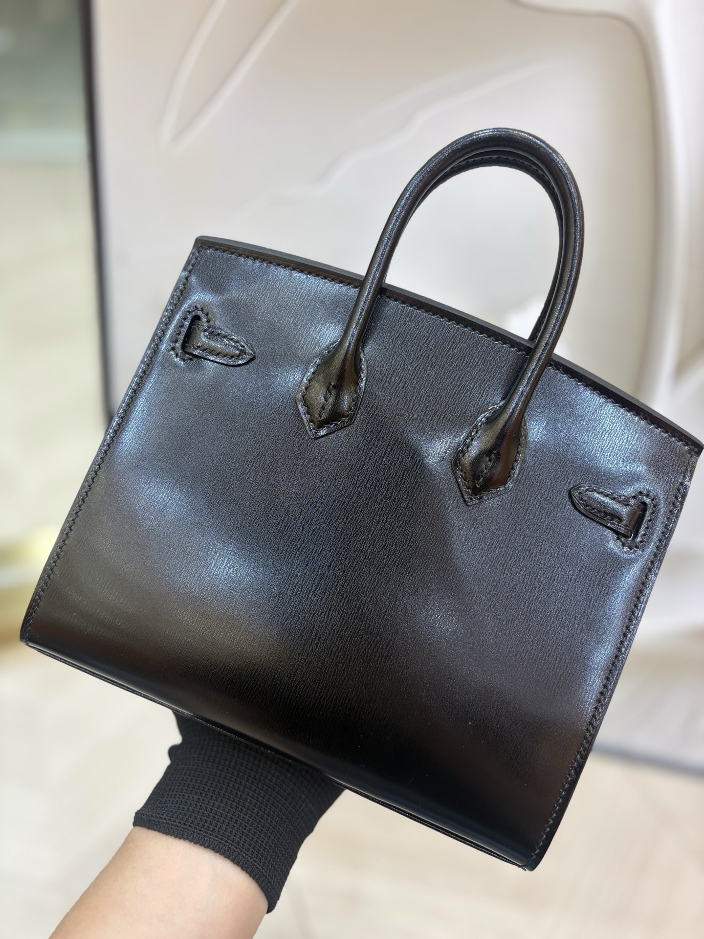 愛馬仕一比一高仿包包 Birkin 铂金 20cm 外缝 原厂进口Box皮【黑色】银扣的图片-高仿愛馬仕包包Hermes、高仿愛馬仕女包Hermes