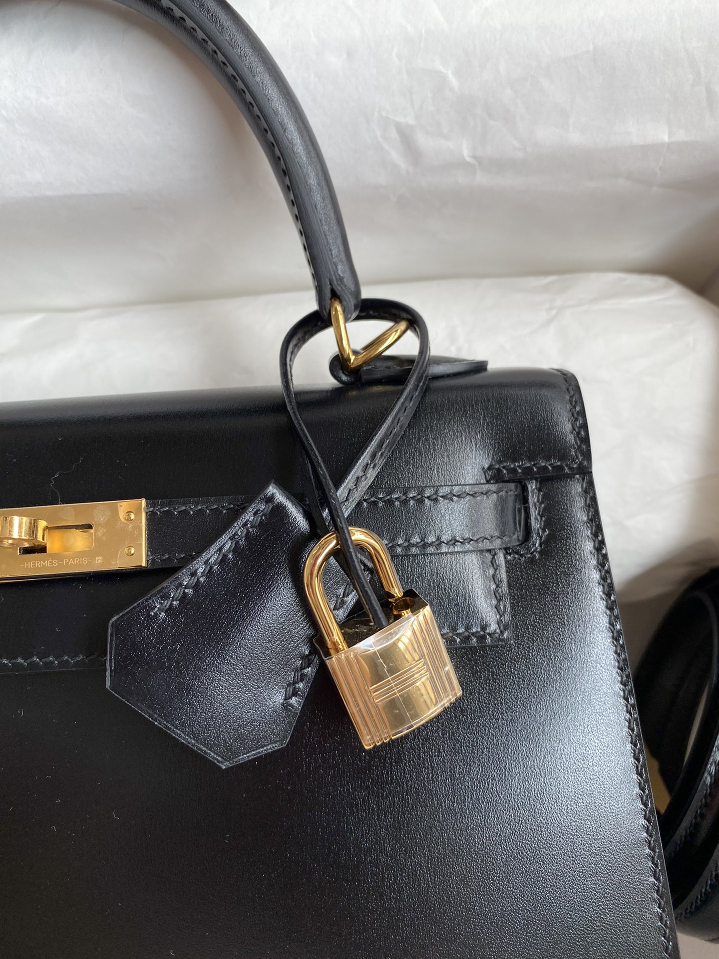 愛馬仕Kelly 凱莉 25cm 原廠進口亮面Box皮【黑色】金扣高仿包包的图片-高仿愛馬仕包包Hermes、高仿愛馬仕女包Hermes