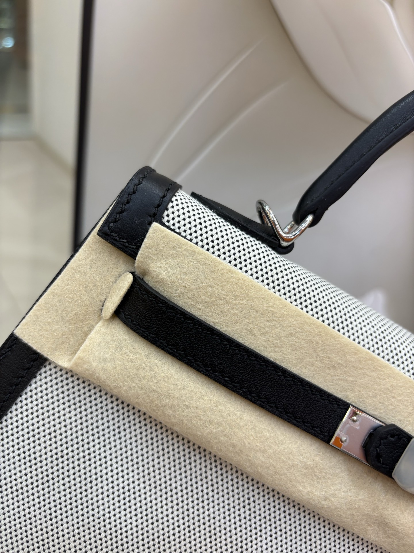 愛馬仕Kelly 帆布凱莉包 25cm 原廠進口Swift皮拼帆布【熊貓色】銀扣頂級高仿包包的图片-高仿愛馬仕包包Hermes、高仿愛馬仕女包Hermes