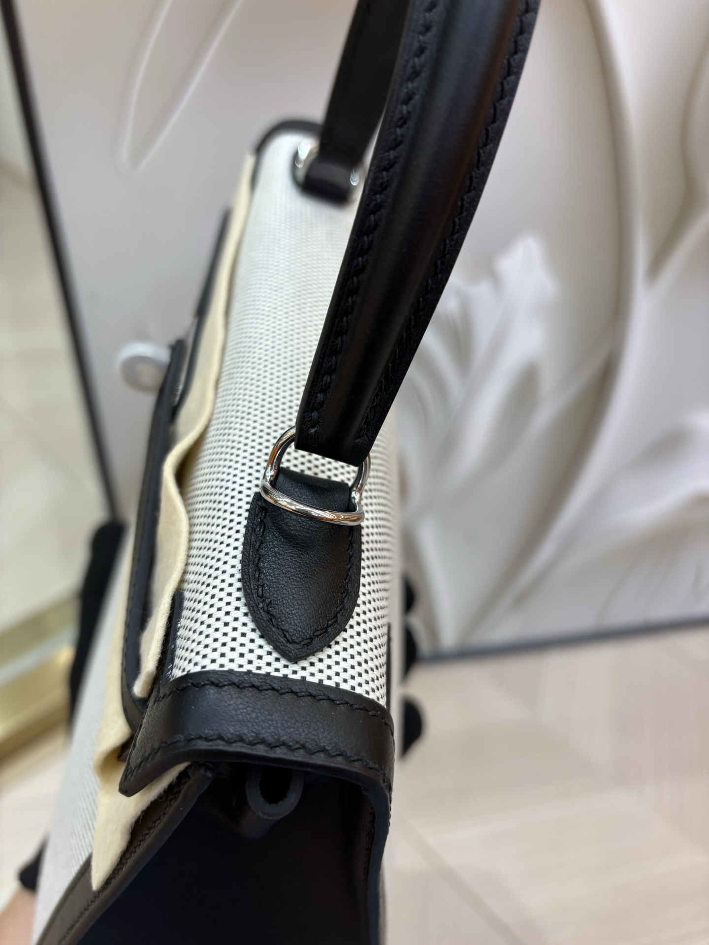 愛馬仕Kelly 帆布凱莉包 25cm 原廠進口Swift皮拼帆布【熊貓色】銀扣頂級高仿包包的图片-高仿愛馬仕包包Hermes、高仿愛馬仕女包Hermes