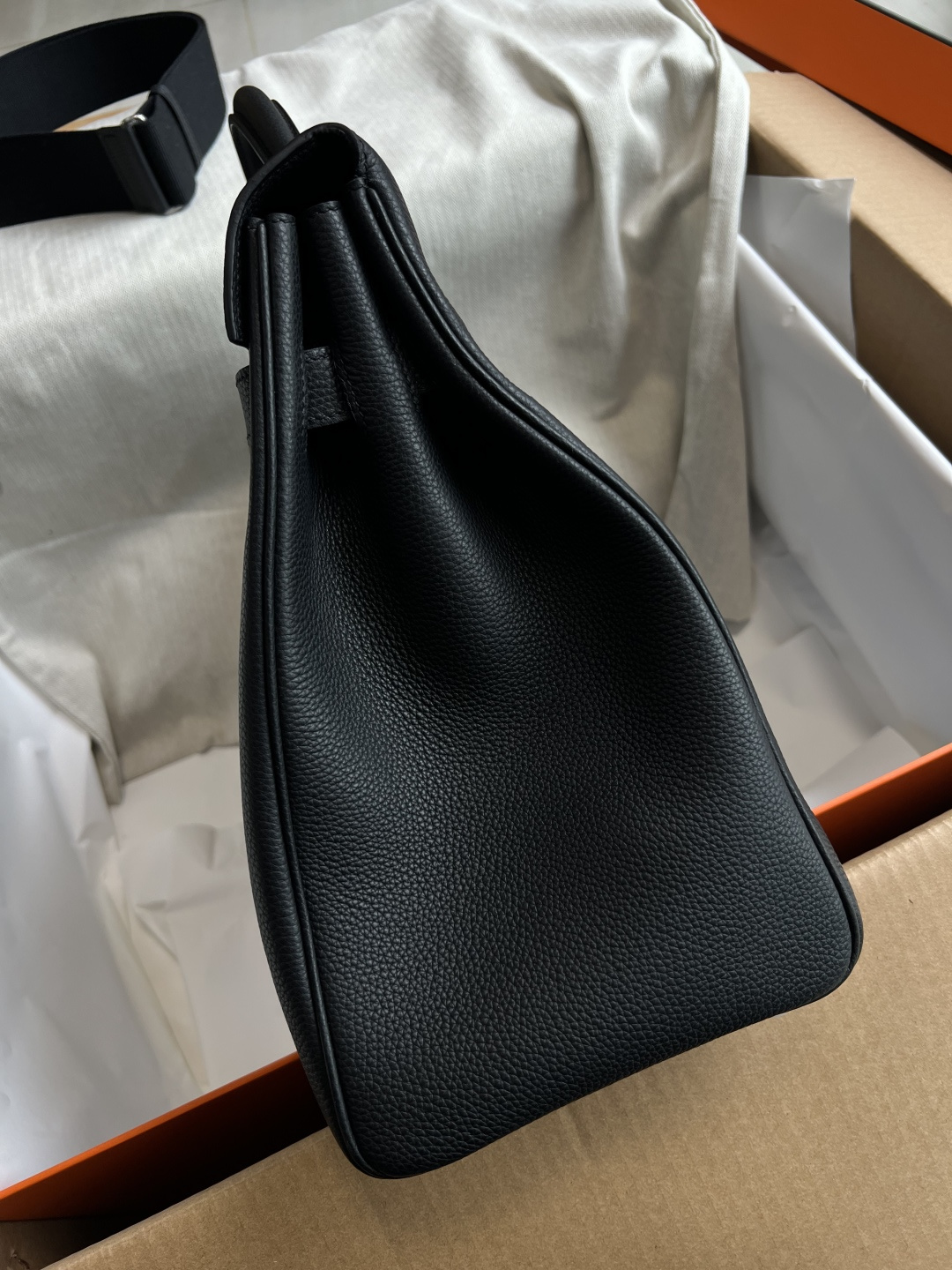 愛馬仕新品 男士專用 Kelly 凱莉 42cm 原廠進口Togo皮【黑色】銀扣高仿包包的图片-高仿愛馬仕包包Hermes、高仿愛馬仕女包Hermes